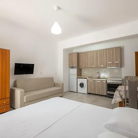 Oresti Apart-hotel *