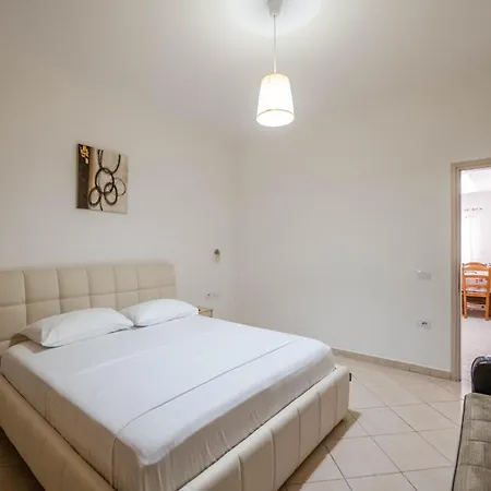 Oresti Apart-hotel *