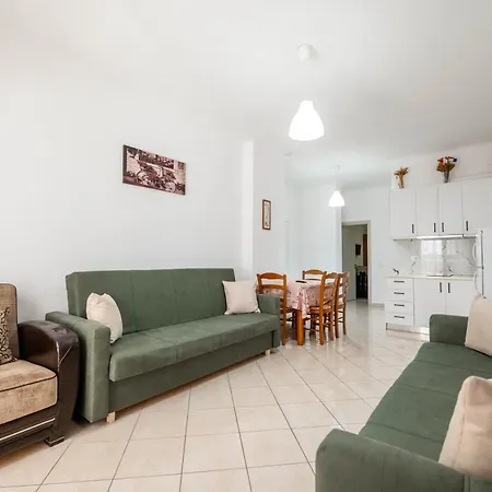 Oresti Apart-hotel *