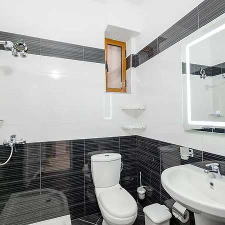 Apart-hotel Oresti *